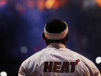 FB体育赛事-数据爆炸之夜，杰伦·格林如何用全面表现定义总决赛传奇