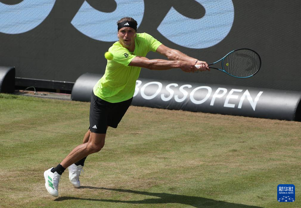 关于美国网球队绝杀日本网球队，兹维列夫打破历史纪录的信息