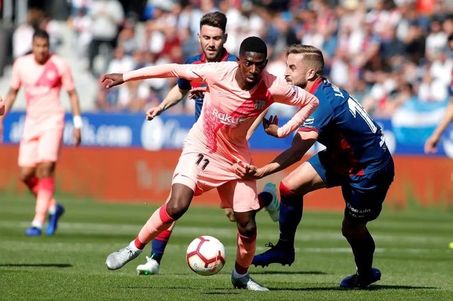 韦斯卡大胜莱万特，逼近保级区的简单介绍