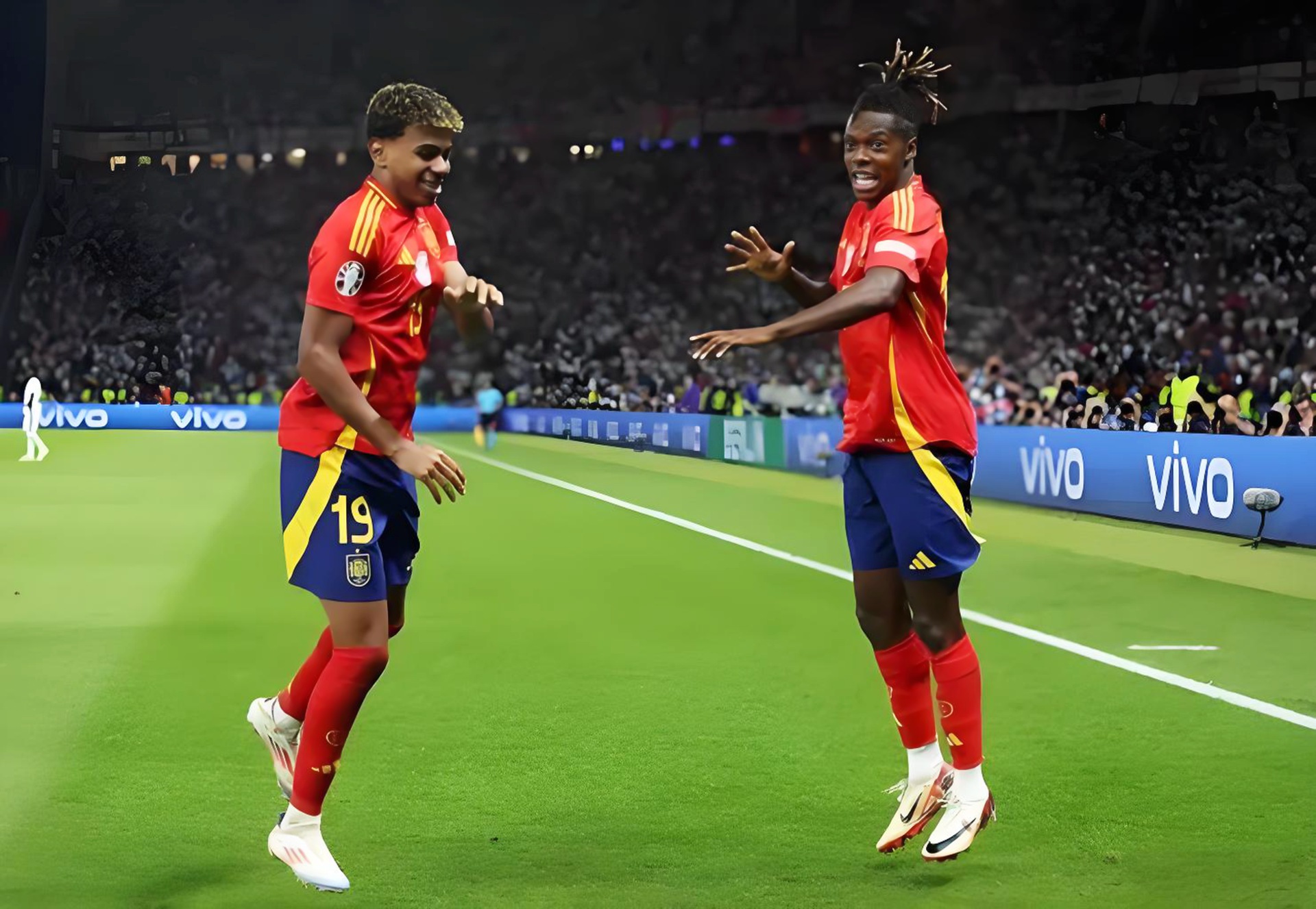 关于巴伦西亚客场大胜奥萨苏纳，稳固领先位置的信息