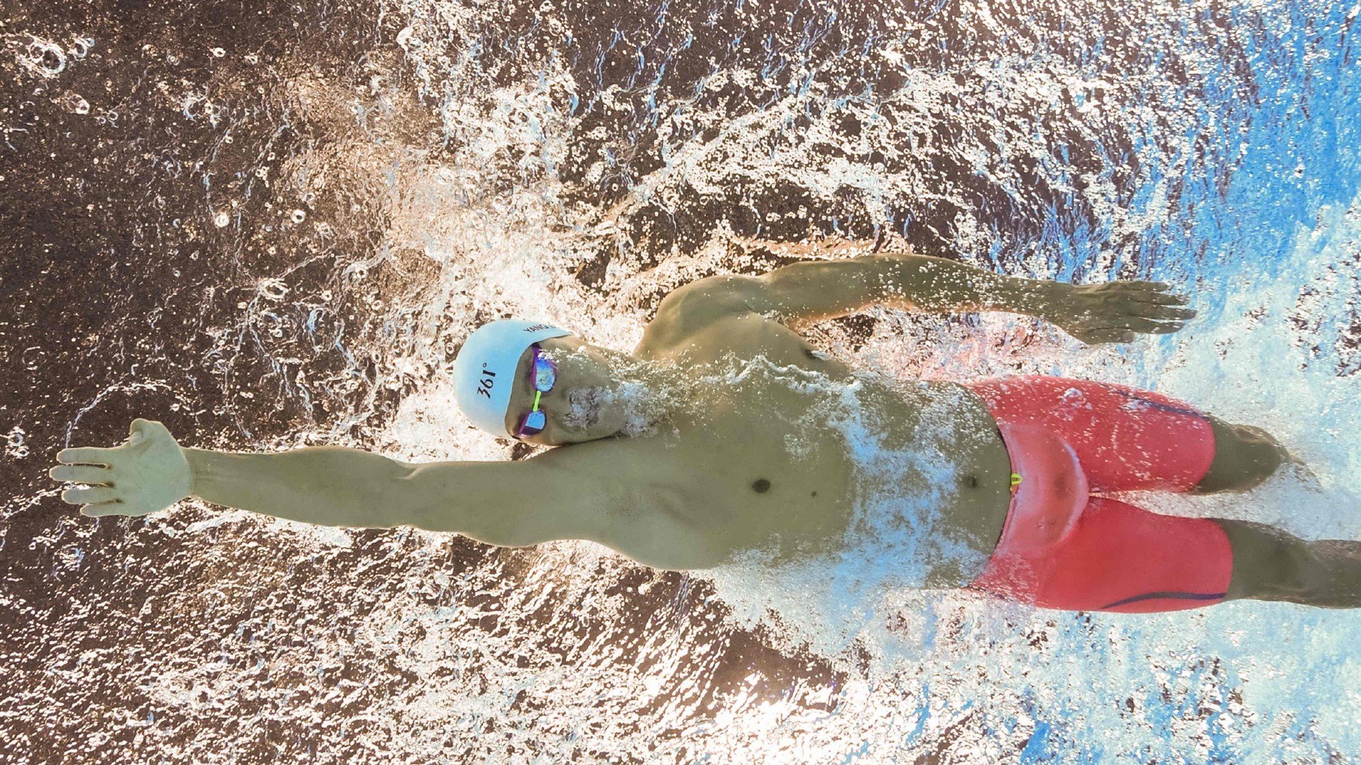 从马赛到曼城，楚阿梅尼的火力压制哲学，如何定义现代中场争冠法则