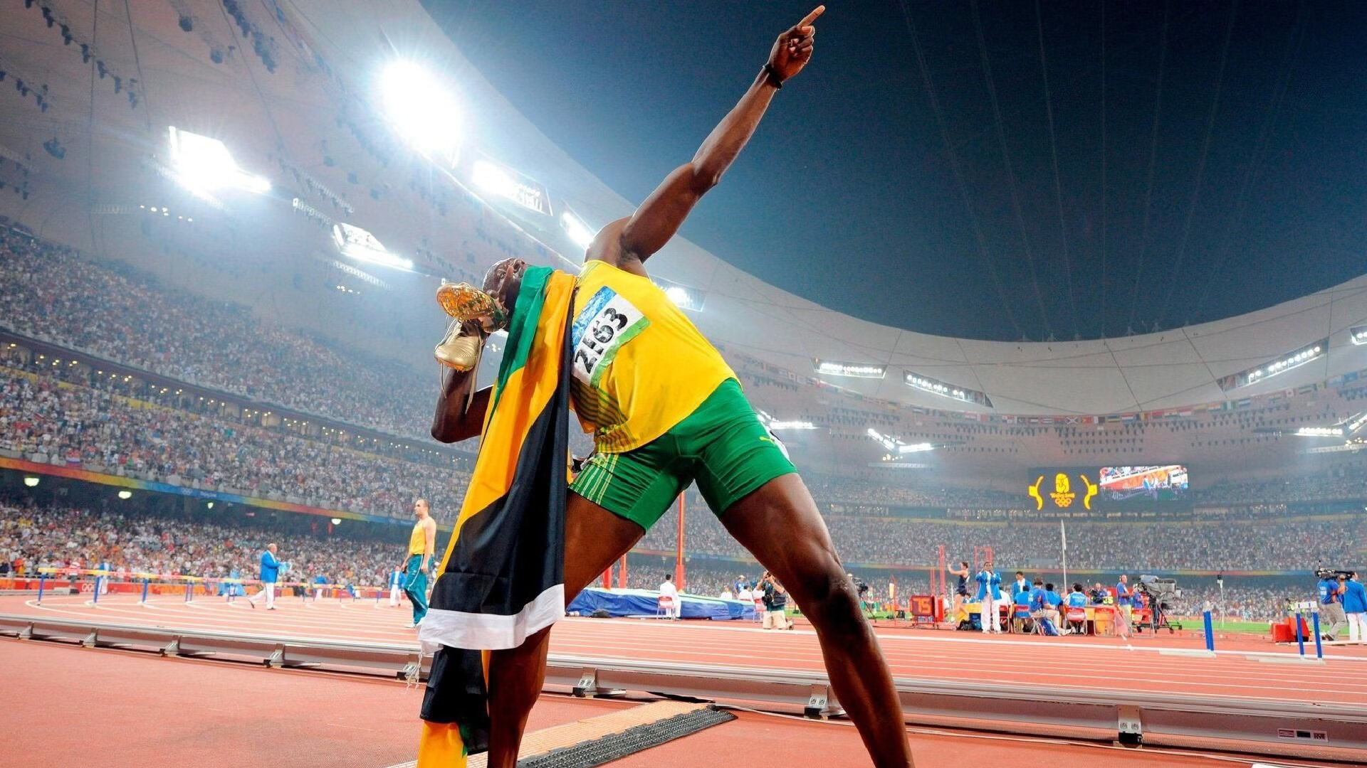 黄潜之矛刺穿牙买加防线，本泽马逆境中绽放王者光芒