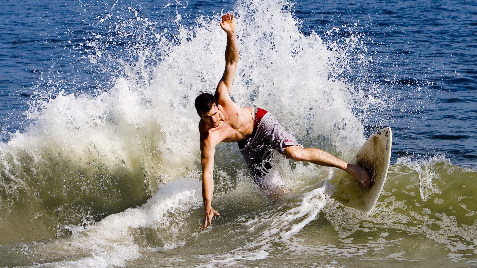 萨拉赫爆发，美国生死战取胜摩洛哥—足球世界的双重奏鸣