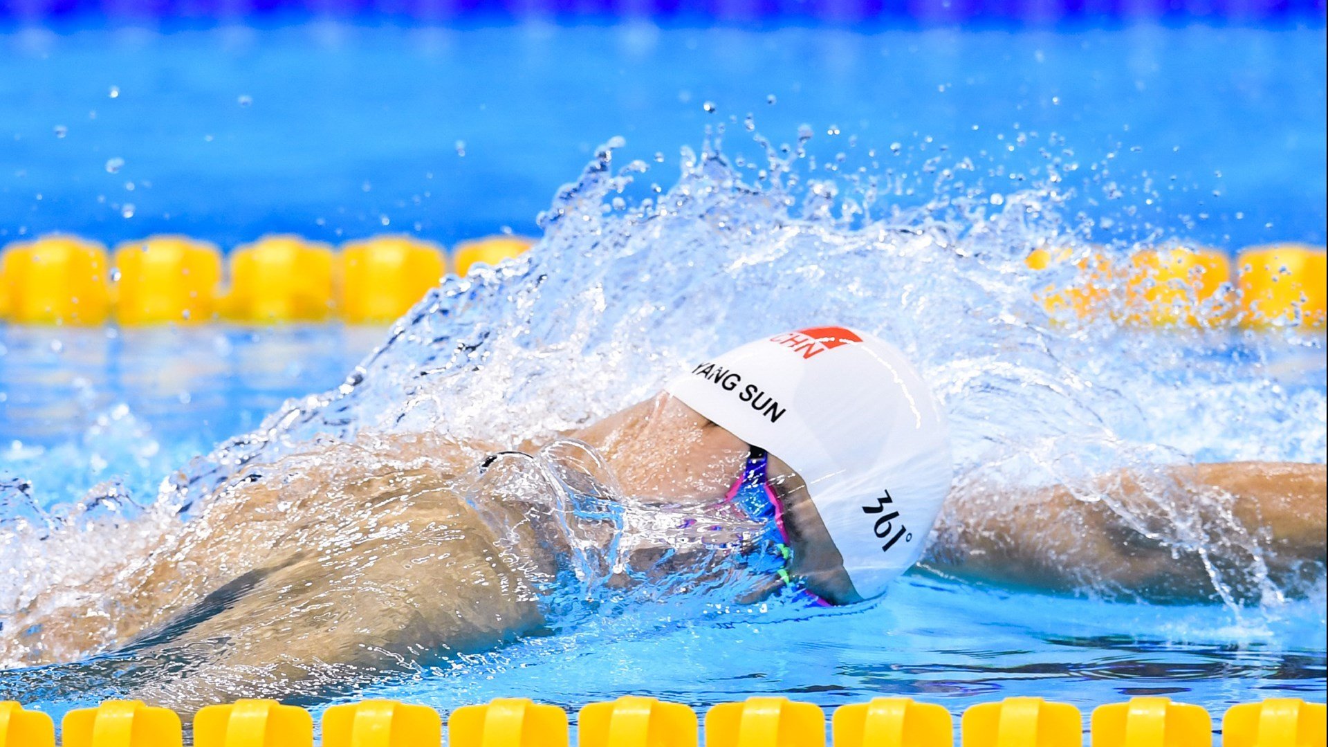 法甲巅峰之战，巴黎横扫马赛，莱万高光表现诠释王者归来